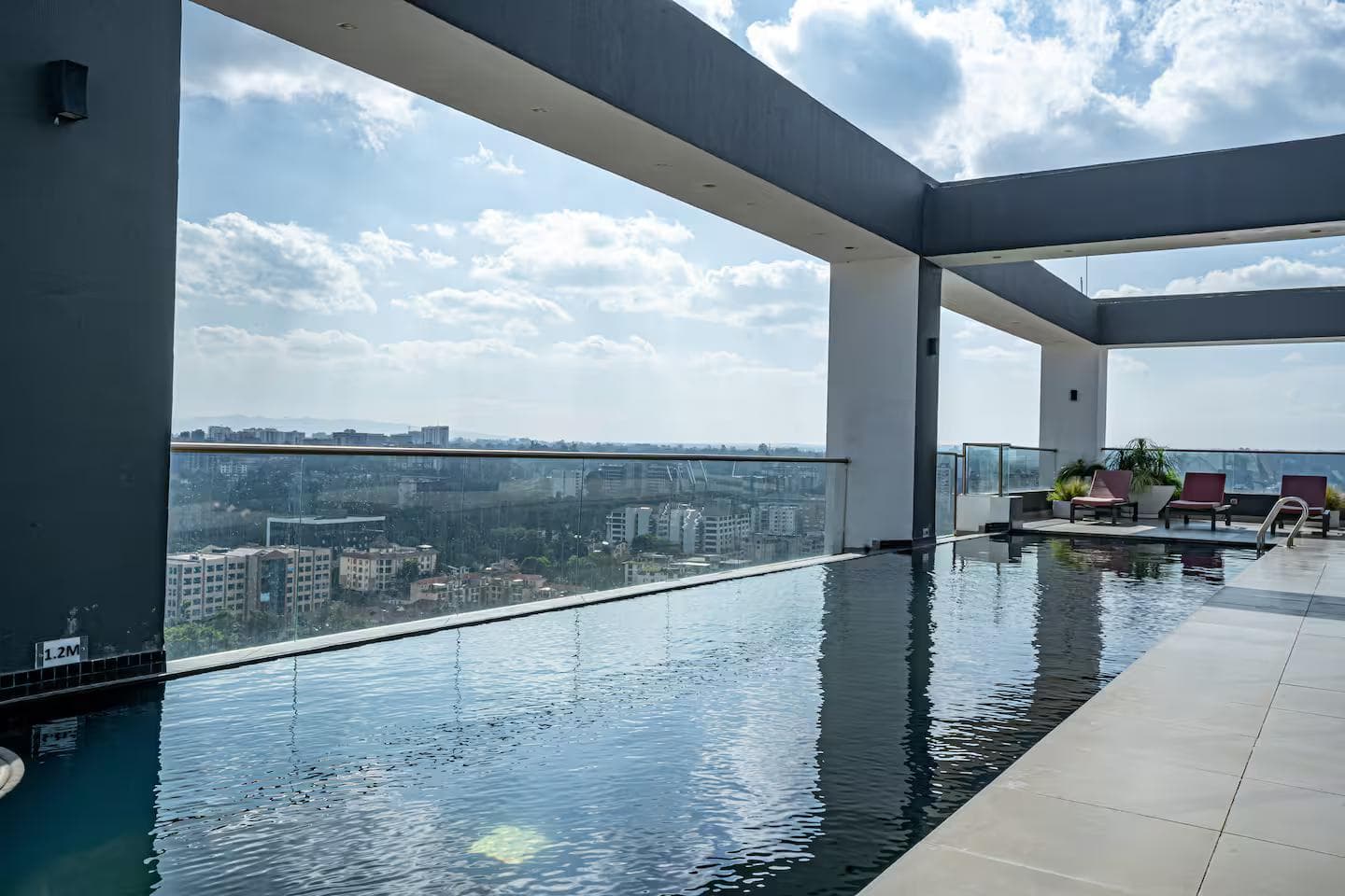 escada swimming pool